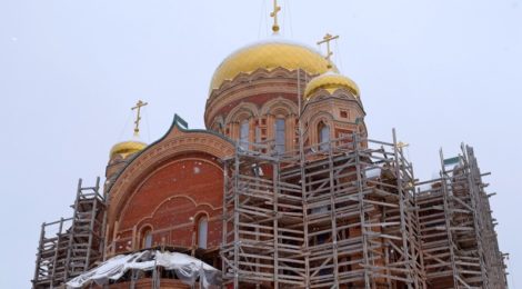 Современный храм в современном городе